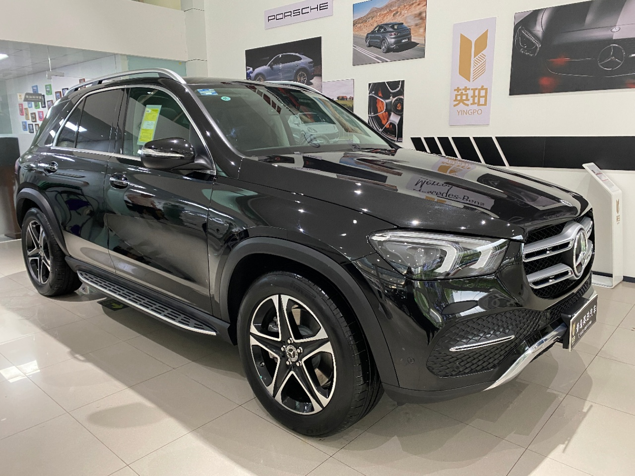 展廳現(xiàn)車 墨版奔馳GLE450！